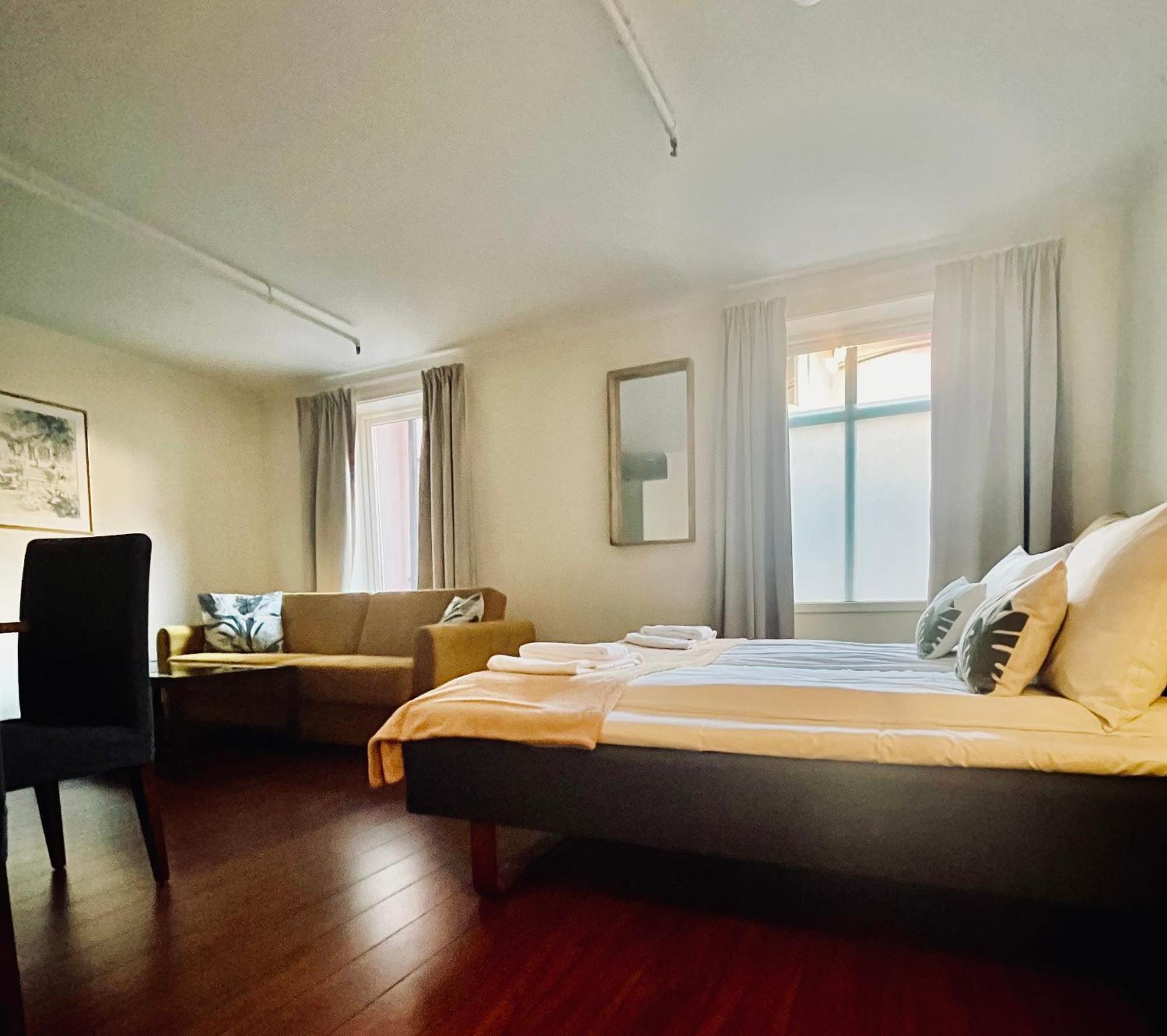 Victoria Hotel 克拉格勒 外观 照片